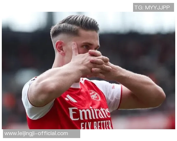 英超激战：尤文图斯狂胜多特蒙德神扑时刻引发全场热潮